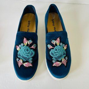 Dirty Laundry Women’s Blue Suede Flower Flat Slip Ons Size 9